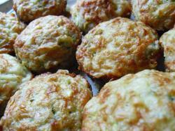 Cheesy zucchini muffins Cheesy zucchini muffins