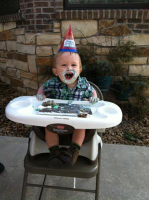 Sugar free applesauce and banana cake for baby's first birthday
